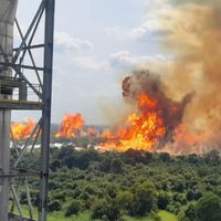 VIDEO Captan mega explosión de ducto de PEMEX en Tabasco
