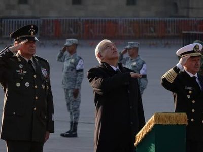 AMLO encabeza homenaje a víctimas de los sismos de 1985 y 2017