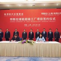 Tesla anuncia nueva fábrica de baterías en Shangai