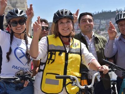 Llega Xóchitl Gálvez a su natal Hidalgo y recorre Pachuca con la ciudadanía